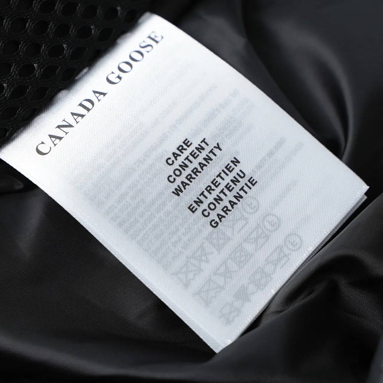 P780 CANADA GOOSE丨Canada Goose 2802 Sleeve Logo Stand Collar Down Jacket Color: Black Red Logo Size: XS-XXL